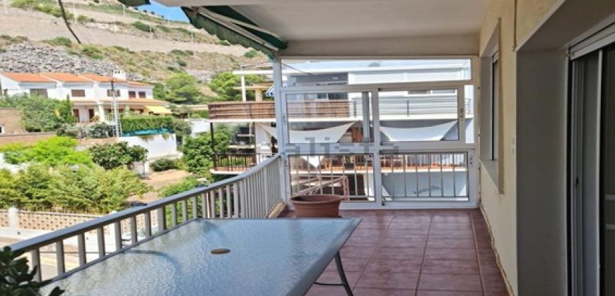 Fabuloso y encantador apartamento de 62m2., está situado en la tercera planta de un edificio con ascensor