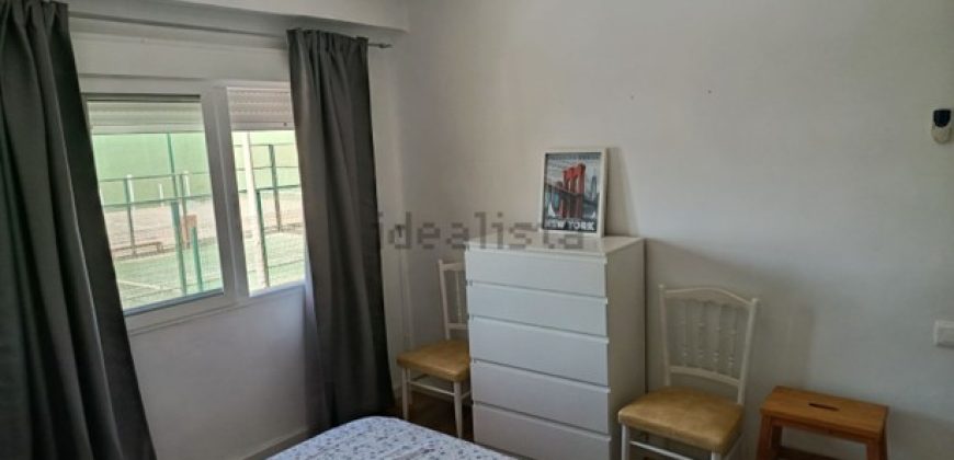 Fantastico apartamento en la playa de El Perellonet, totalmente reformado y situado en la entreplanta.
