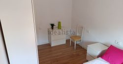 Fantastico apartamento en la playa de El Perellonet, totalmente reformado y situado en la entreplanta.