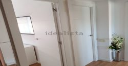 Fantastico apartamento en la playa de El Perellonet, totalmente reformado y situado en la entreplanta.
