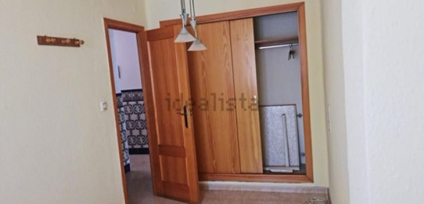 Fabuloso y encantador apartamento de 62m2., está situado en la tercera planta de un edificio con ascensor
