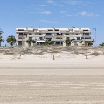 Apartamento en zona tranquila a primera línea de playa