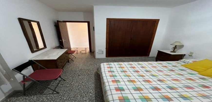 Impresionante apartamento en primera línea de playa, situado en una 4ª planta