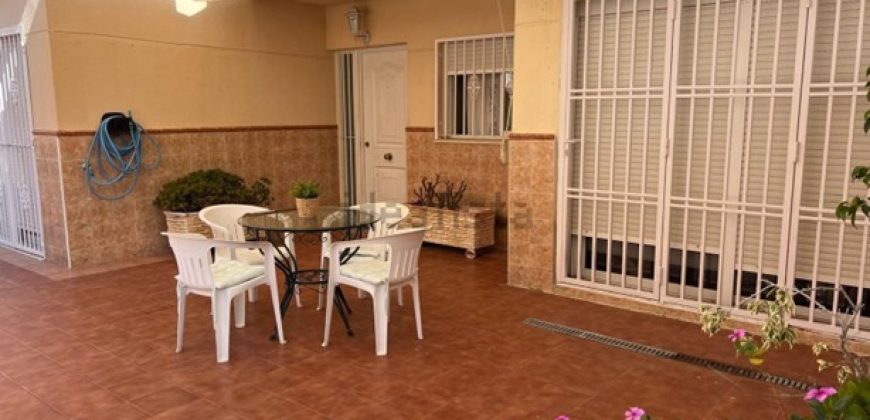 Esta magnífica casa adosada combina confort, elegancia y una ubicación ideal