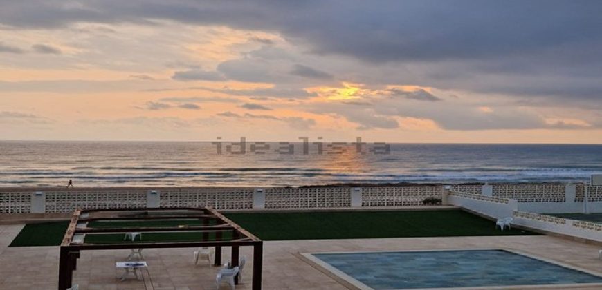 Espectacular apartamento en primera línea de la playa de Bega de Mar