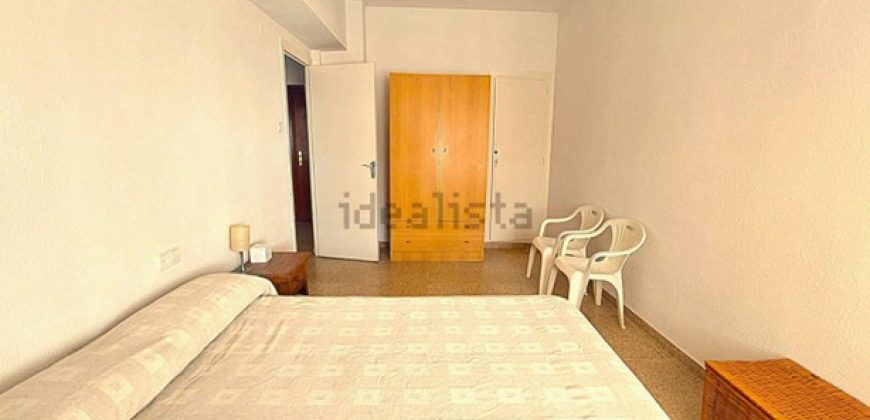 Descubre este maravilloso apartamento ubicado en la 9ª planta, con impresionantes vistas al mar y al castillo de Cullera