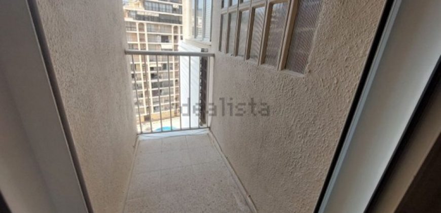 Descubre este maravilloso apartamento ubicado en la 9ª planta, con impresionantes vistas al mar y al castillo de Cullera