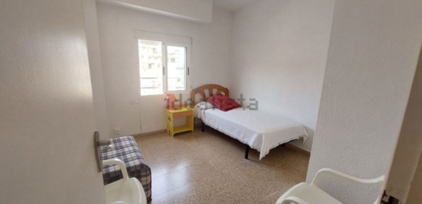 Descubre este maravilloso apartamento ubicado en la 9ª planta, con impresionantes vistas al mar y al castillo de Cullera