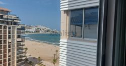Descubre este maravilloso apartamento ubicado en la 9ª planta, con impresionantes vistas al mar y al castillo de Cullera