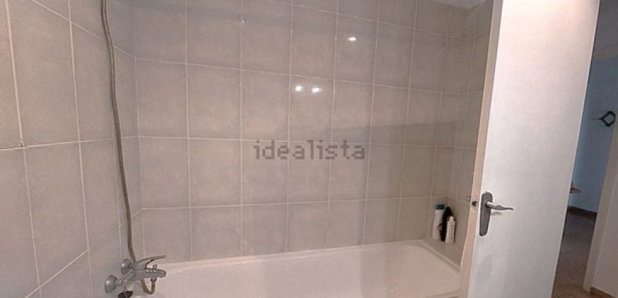 Descubre este maravilloso apartamento ubicado en la 9ª planta, con impresionantes vistas al mar y al castillo de Cullera