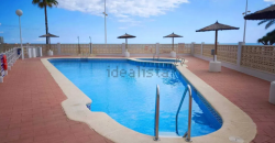 Descubre este maravilloso apartamento ubicado en la 9ª planta, con impresionantes vistas al mar y al castillo de Cullera