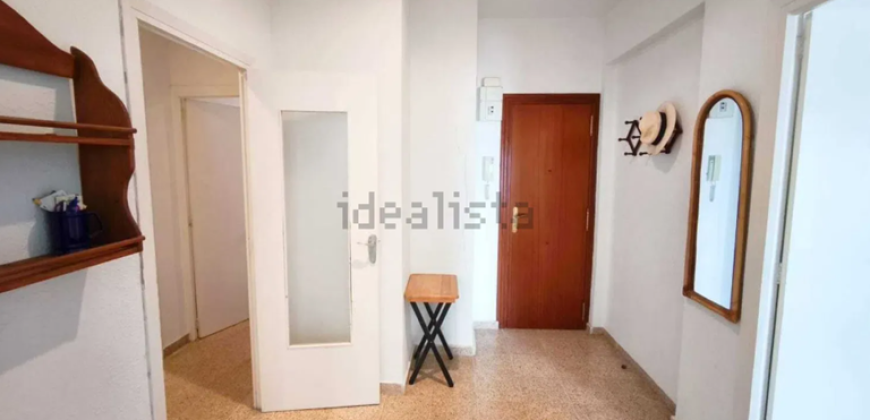 Descubre este maravilloso apartamento ubicado en la 9ª planta, con impresionantes vistas al mar y al castillo de Cullera