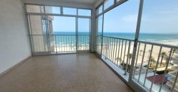 Descubre este maravilloso apartamento ubicado en la 9ª planta, con impresionantes vistas al mar y al castillo de Cullera
