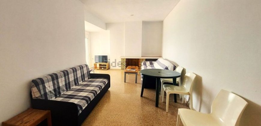 Descubre este maravilloso apartamento ubicado en la 9ª planta, con impresionantes vistas al mar y al castillo de Cullera