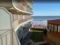 Fantástico dúplex en primera línea de la playa de Les Palmeres, ubicado en la primera planta