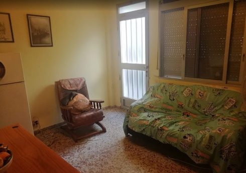 Descubre este encantador piso en planta baja ubicado en la zona de pueblo