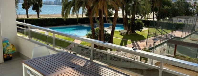 Fabuloso apartamento de 70 m² totalmente reformado y amueblado, situado en primera línea de playa en el corazón de El Racó, Cullera