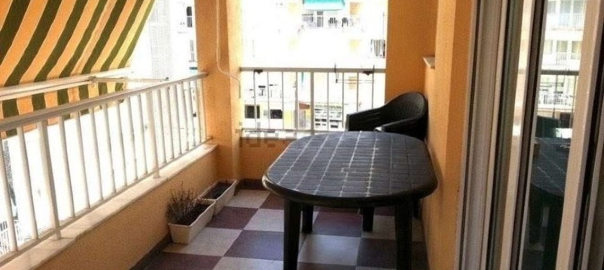 Espectacular apartamento dúplex ubicado en El Perelló, a escasos metros del paseo marítimo.