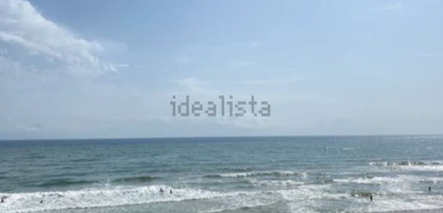 Espectacular apartamento dúplex ubicado en El Perelló, a escasos metros del paseo marítimo.
