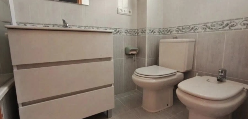 Espectacular apartamento dúplex ubicado en El Perelló, a escasos metros del paseo marítimo.