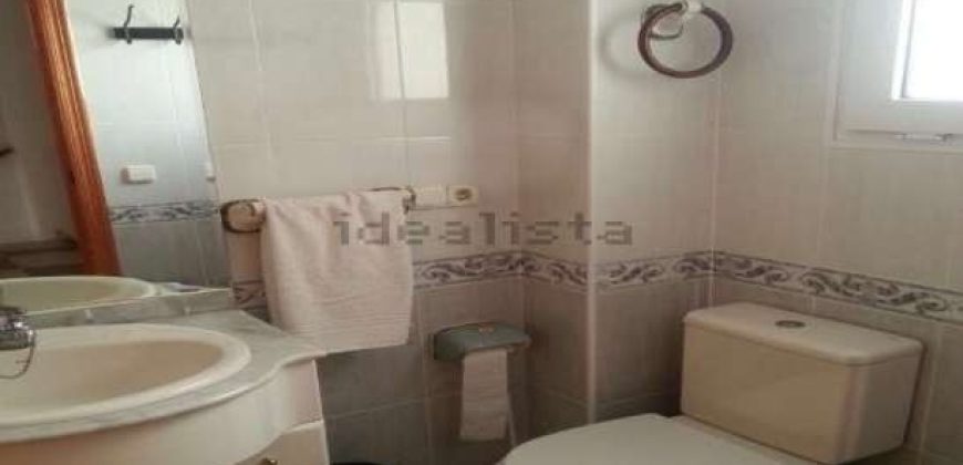 Espectacular apartamento dúplex ubicado en El Perelló, a escasos metros del paseo marítimo.