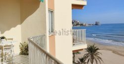 Espectacular piso ubicado en la 7ª planta con vistas privilegiadas al mar que te enamorará desde el primer momento