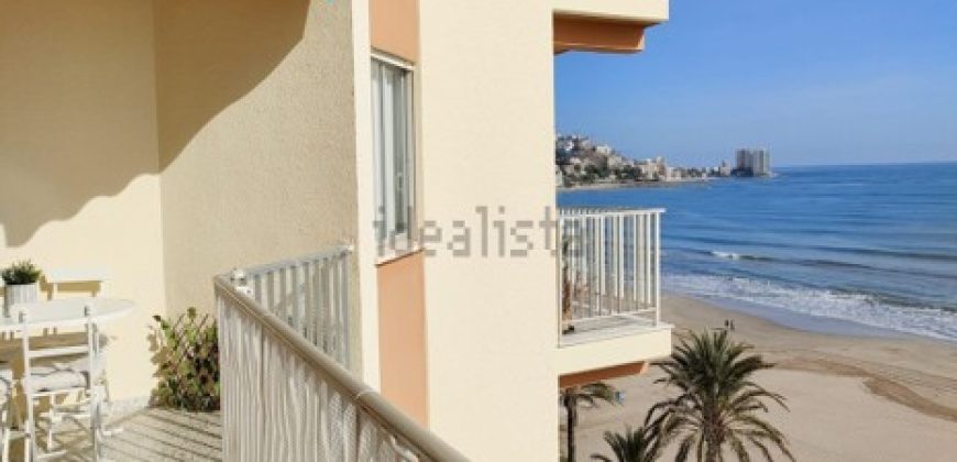 Espectacular piso ubicado en la 7ª planta con vistas privilegiadas al mar que te enamorará desde el primer momento