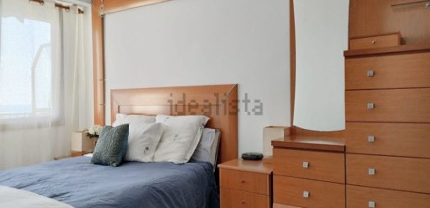 Espectacular piso ubicado en la 7ª planta con vistas privilegiadas al mar que te enamorará desde el primer momento