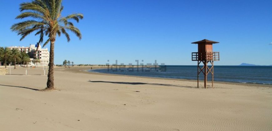 Espectacular piso ubicado en la 7ª planta con vistas privilegiadas al mar que te enamorará desde el primer momento