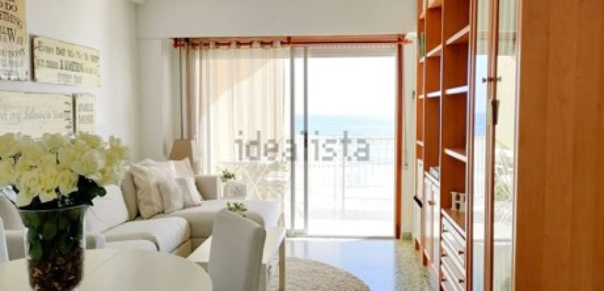 Espectacular piso ubicado en la 7ª planta con vistas privilegiadas al mar que te enamorará desde el primer momento