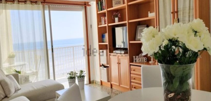Espectacular piso ubicado en la 7ª planta con vistas privilegiadas al mar que te enamorará desde el primer momento