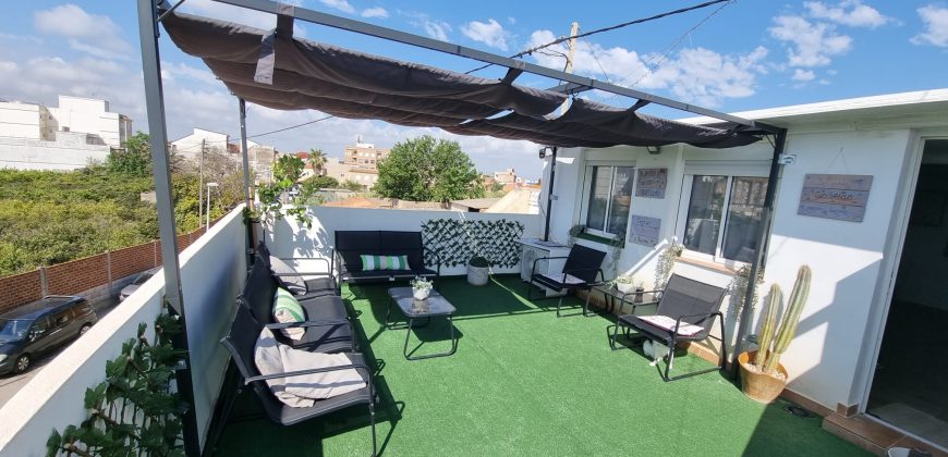 Maravilloso chalé adosado convertido en dos viviendas y totalmente reformado en el Mareny de Barraquetes