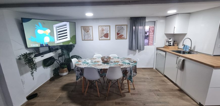 Maravilloso chalé adosado convertido en dos viviendas y totalmente reformado en el Mareny de Barraquetes