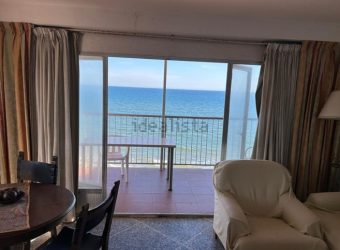 Magnífica vivienda con vistas privilegiadas en primera línea de playa en Les Palmeres