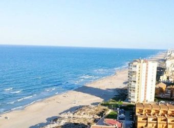 Sensacional apartamento en primerísima linea de 129m²situado en la planta 20 y ubicado en la playa de El Perellonet