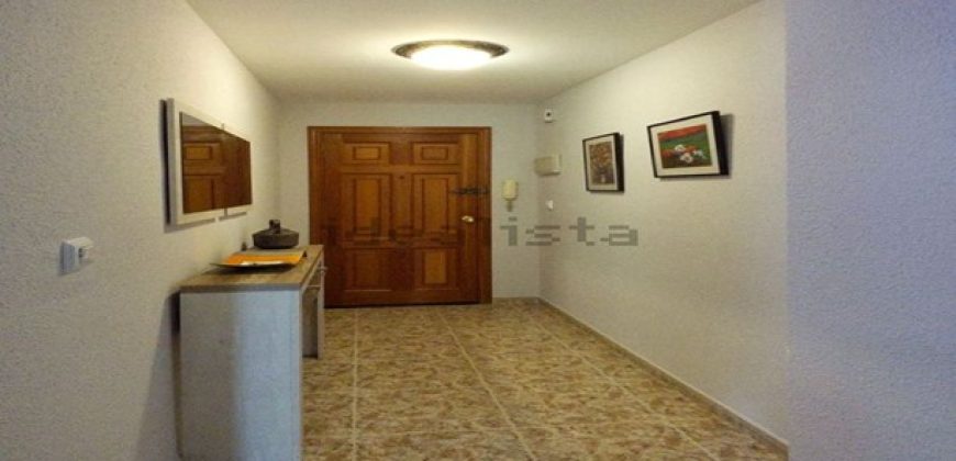 Espectacular apartamento en primera línea de playa, con vistas al mar