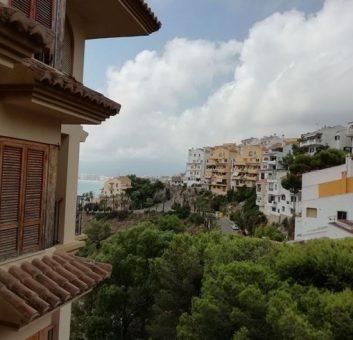 Encantador apartamento ubicado en la 2ª planta en la urbanización de Cap Blanc