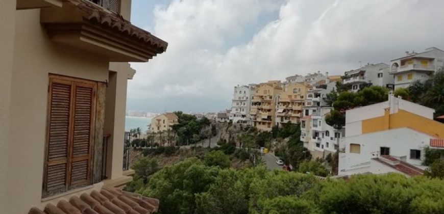 Encantador apartamento ubicado en la 2ª planta en la urbanización de Cap Blanc