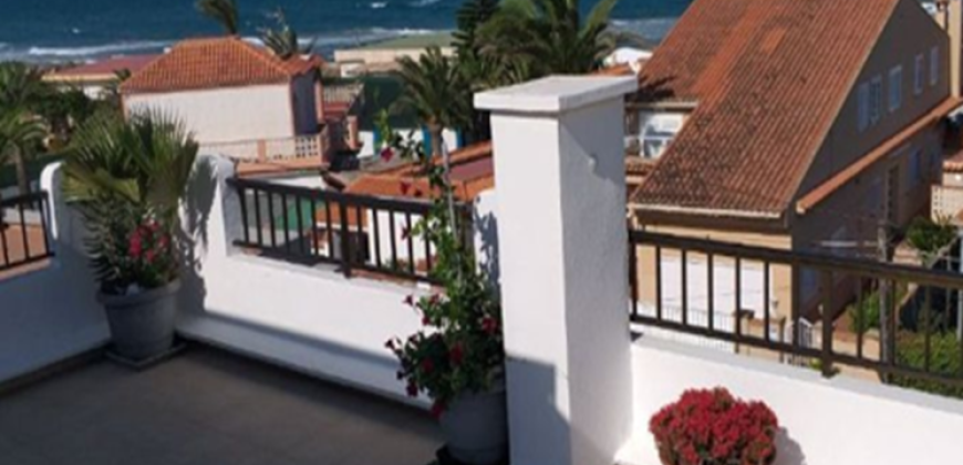 Espectacular ático en la playa del dossel con vistas fabulosas del mar