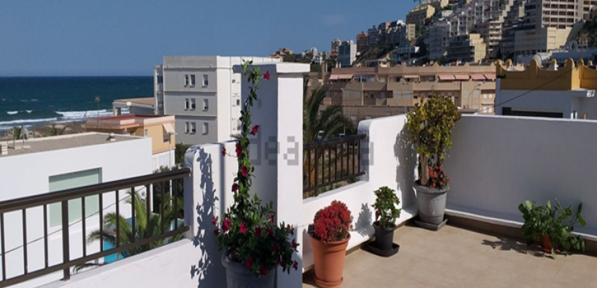 Espectacular ático en la playa del dossel con vistas fabulosas del mar