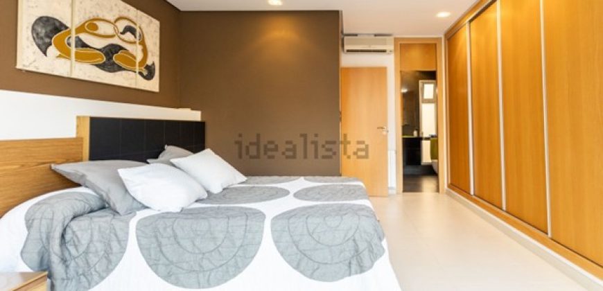 Fantástico Chalet pareado en la playa de San Antonio. La vivienda tiene 4 plantas