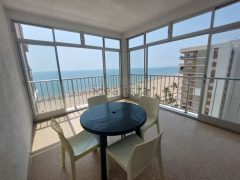 Descubre este maravilloso apartamento ubicado en la 9ª planta, con impresionantes vistas al mar y al castillo de Cullera