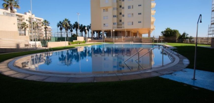 Espectacular apartamento en primera línea de playa, ubicado en la 1ª planta.