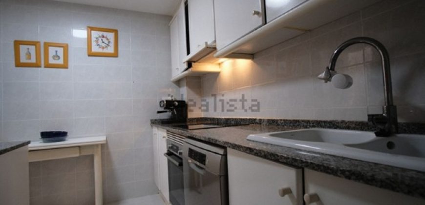 Espectacular apartamento en primera línea de playa, ubicado en la 1ª planta.