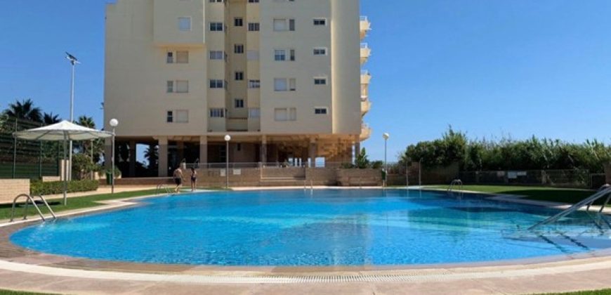 Espectacular apartamento en primera línea de playa, ubicado en la 1ª planta.