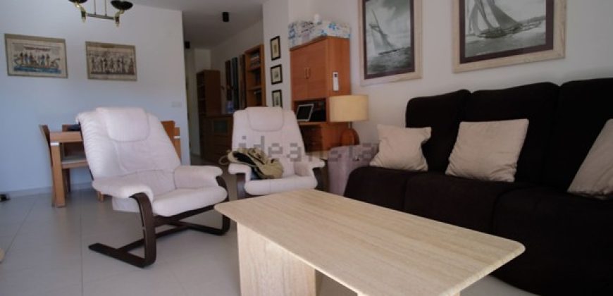 Espectacular apartamento en primera línea de playa, ubicado en la 1ª planta.