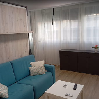 Este encantador estudio, completamente reformado y con materiales de primera calidad,