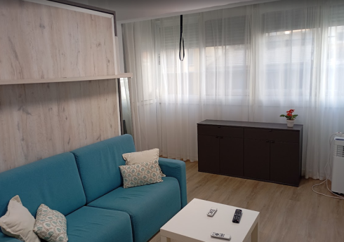 Este encantador estudio, completamente reformado y con materiales de primera calidad,