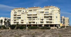 Espectacular apartamento en primera línea de playa, ubicado en la 1ª planta.