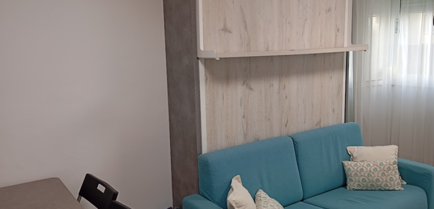 Este encantador estudio, completamente reformado y con materiales de primera calidad,